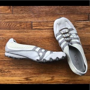 Skechers Women’s Relaxed Fit Shoe